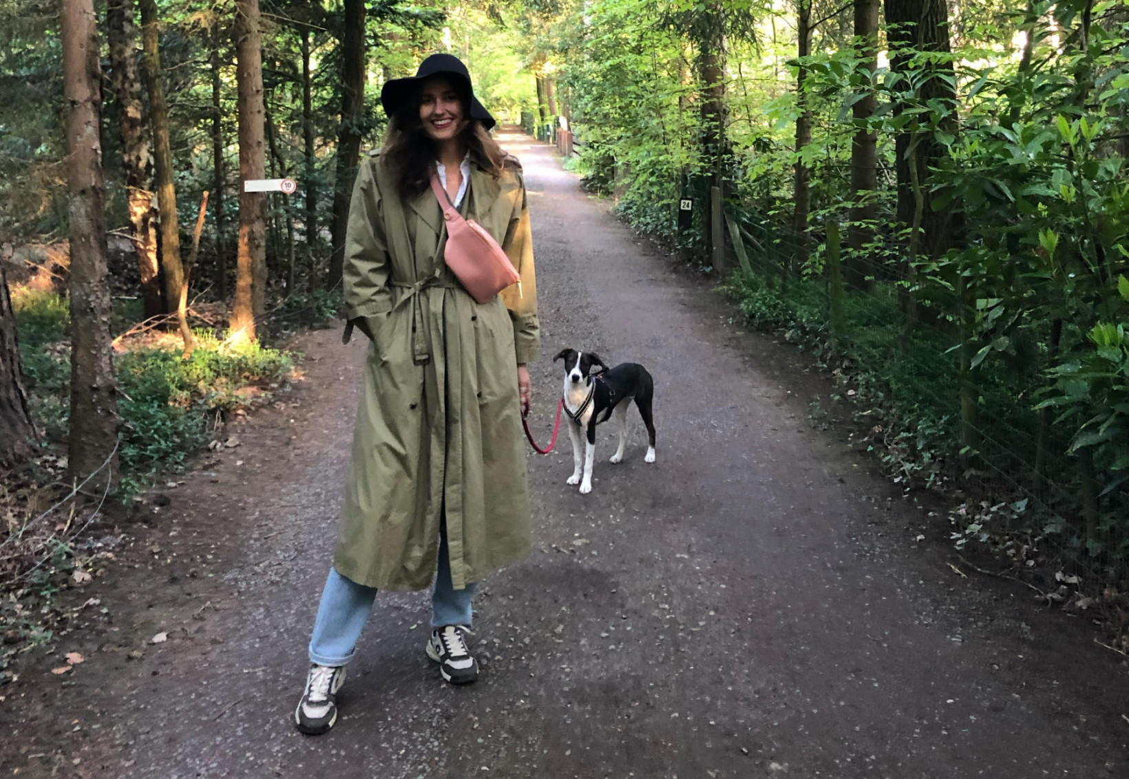 Croky en Lisa Stel in het bos