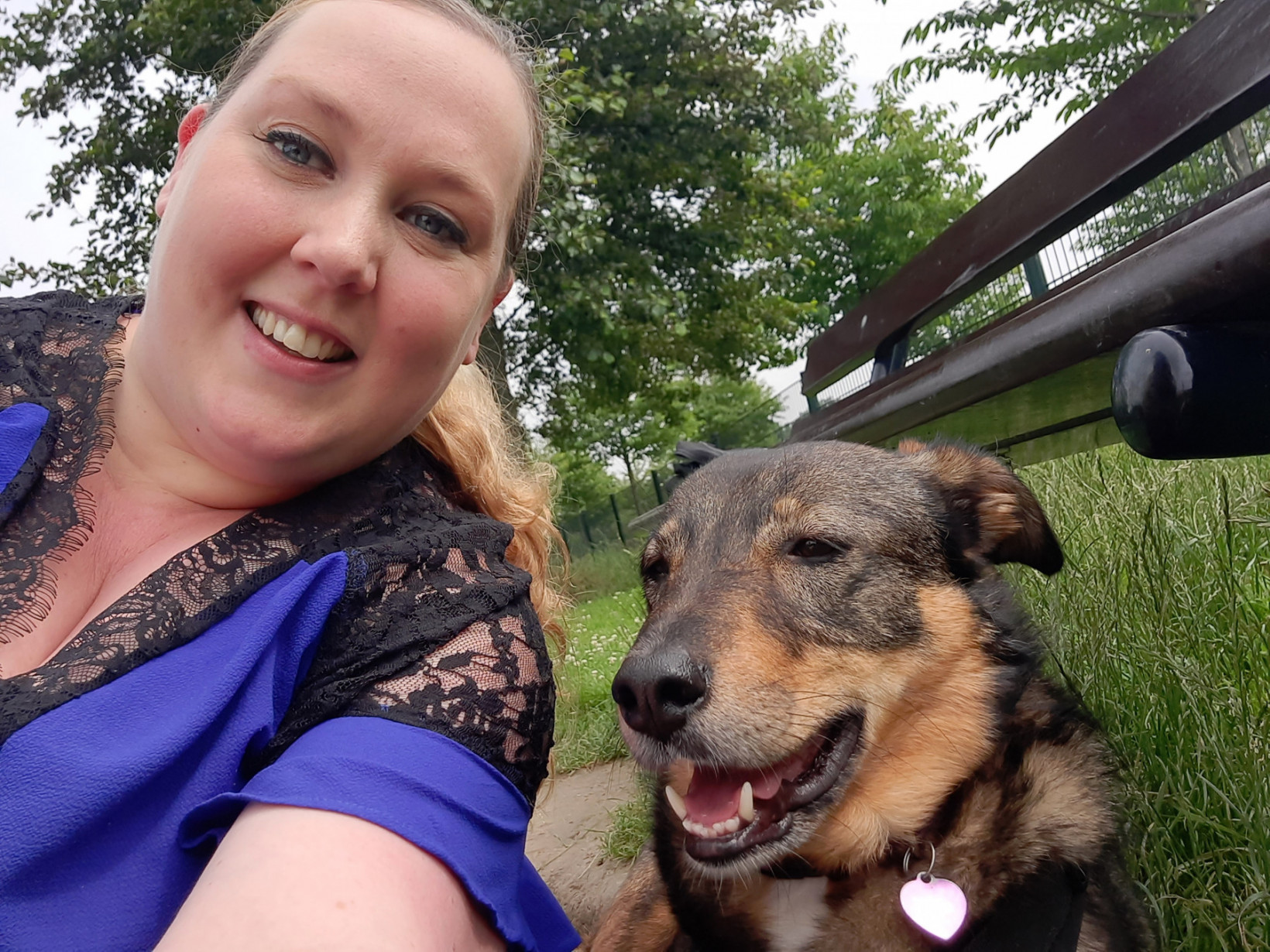 Heleen en hond Mia